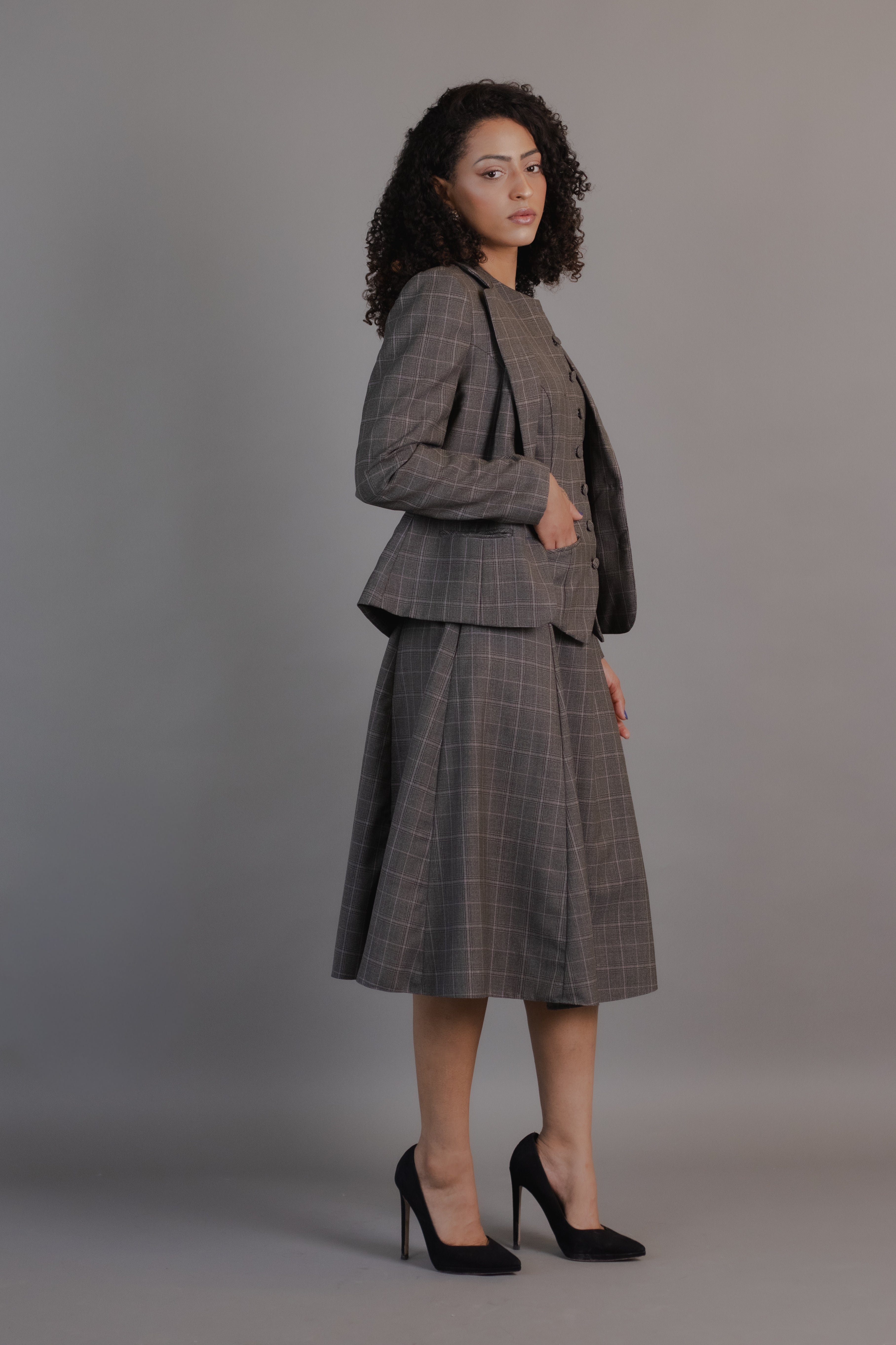 Fato Eternizar 1 — colete e saia midi de alfaiataria