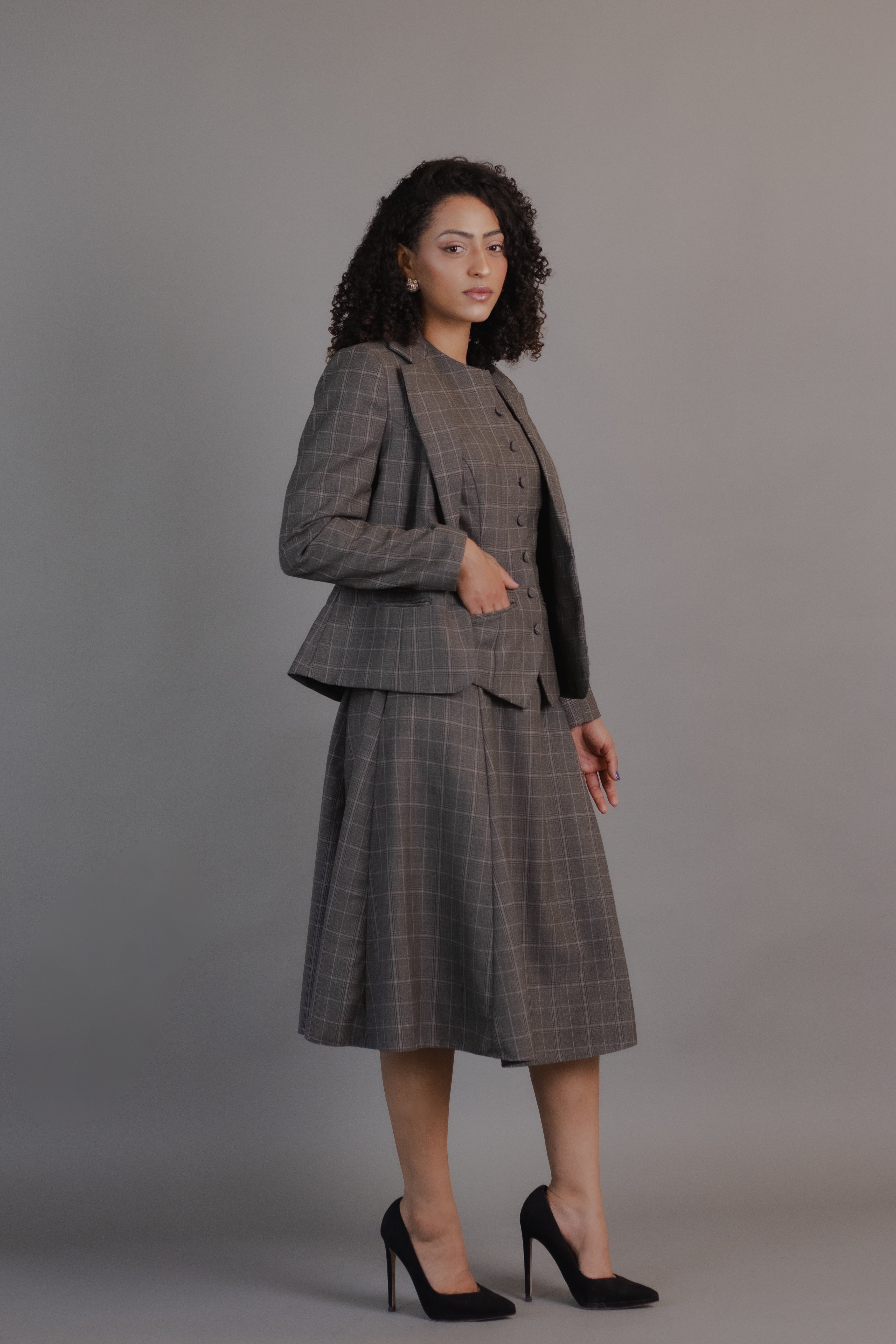 Fato Eternizar 1 — colete e saia midi de alfaiataria