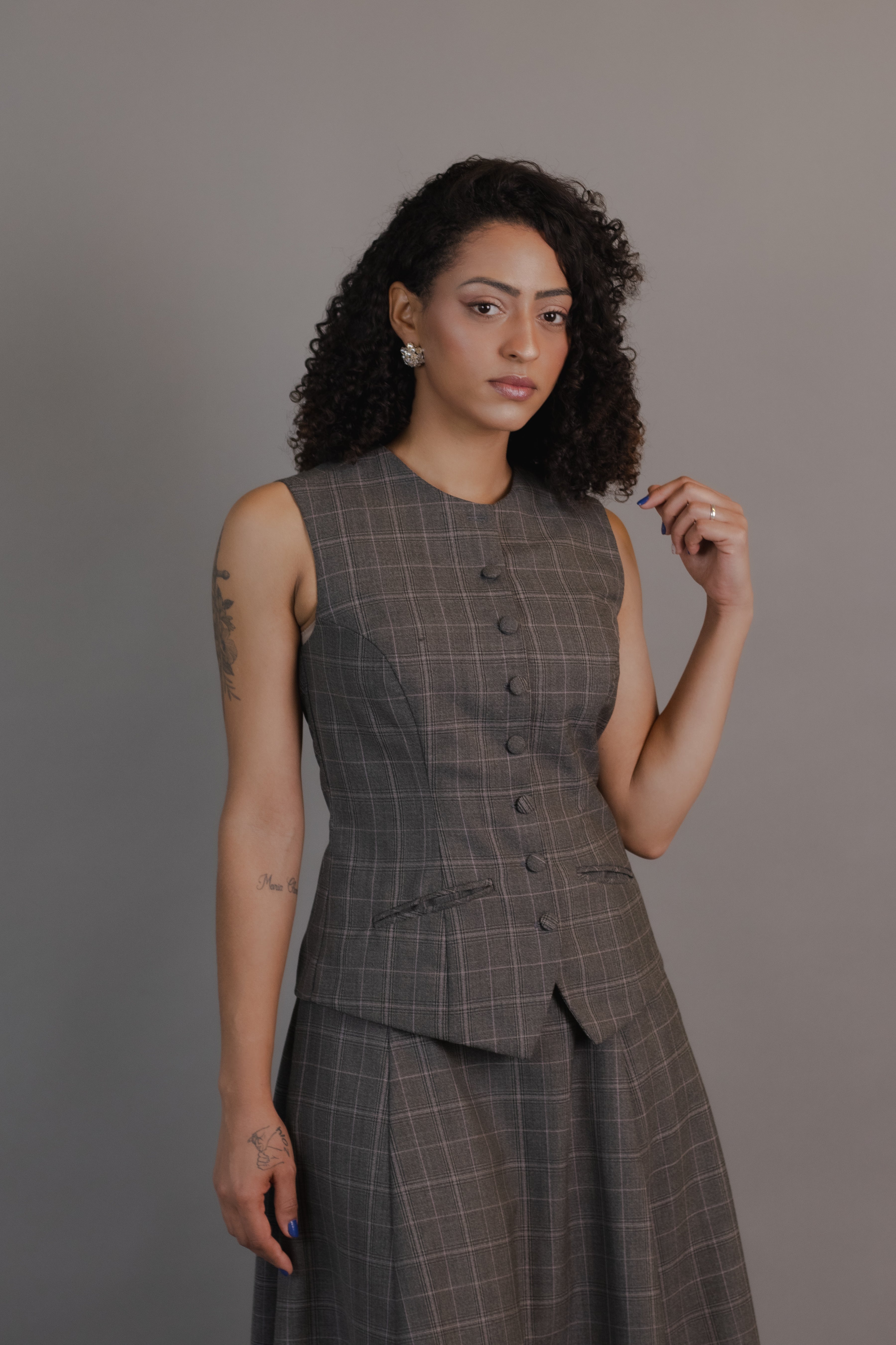 Fato Eternizar 1 — colete e saia midi de alfaiataria