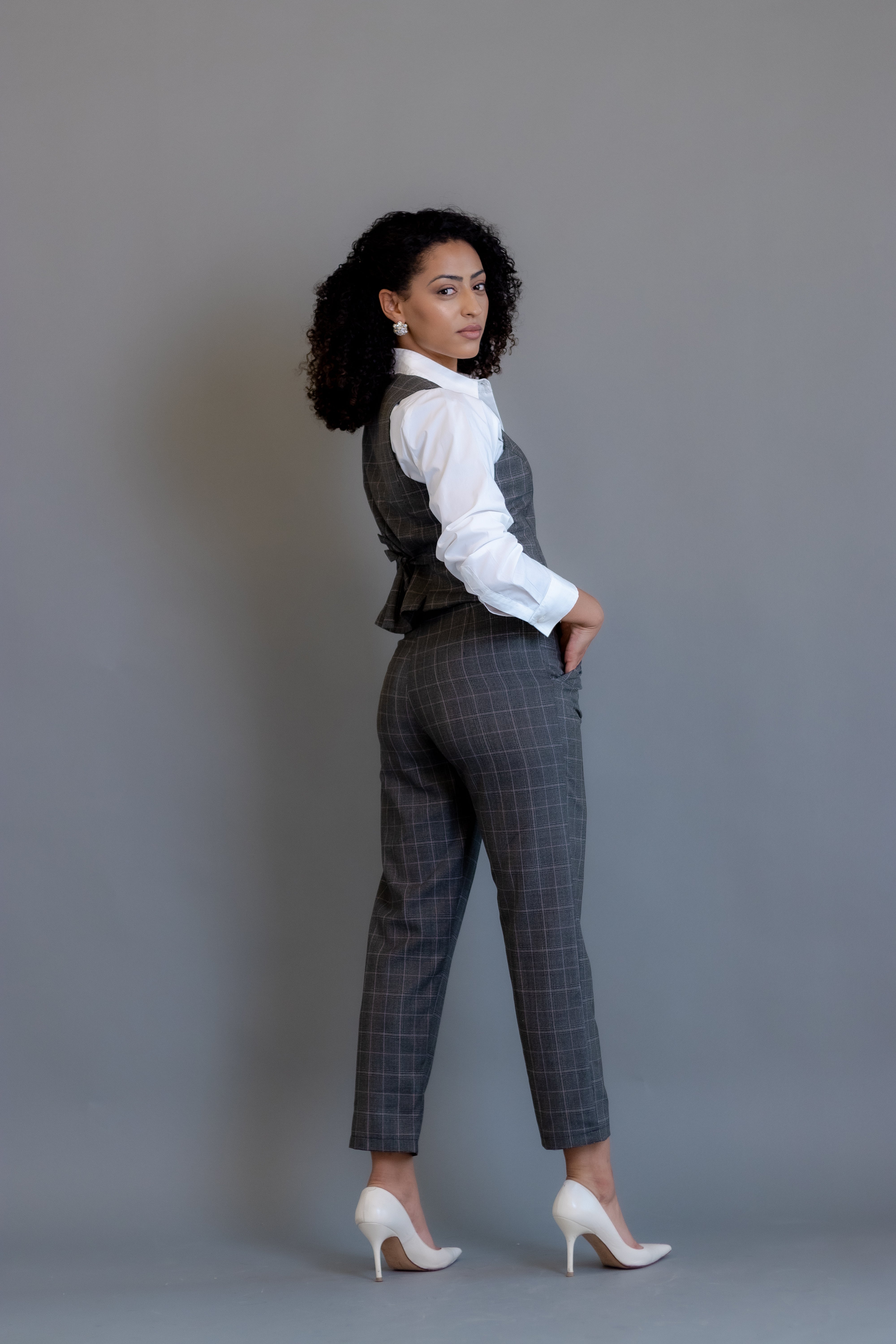 Conjunto Girl Boss – Colete e Calça Feminina em Alfaiataria