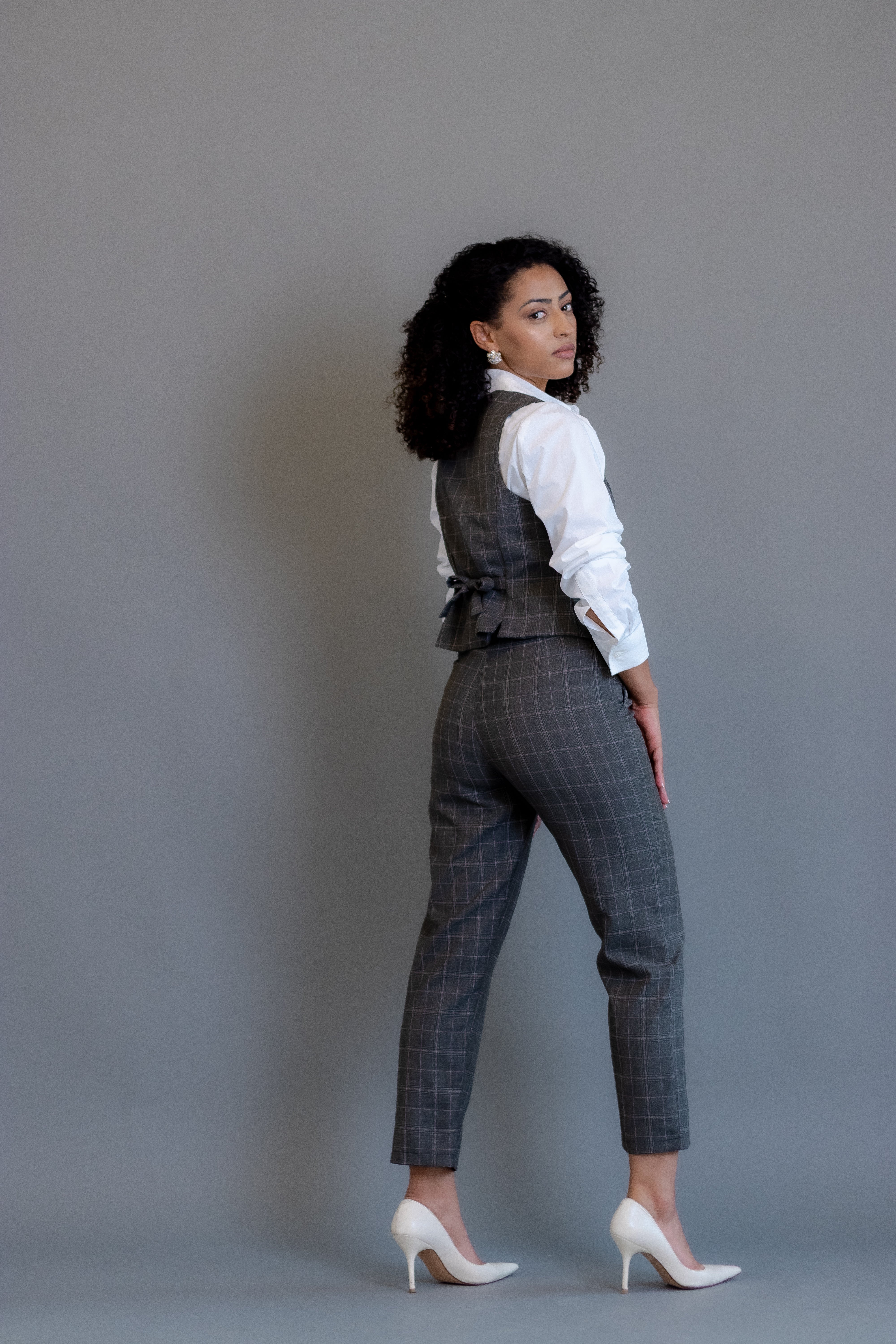 Conjunto Girl Boss – Colete e Calça Feminina em Alfaiataria