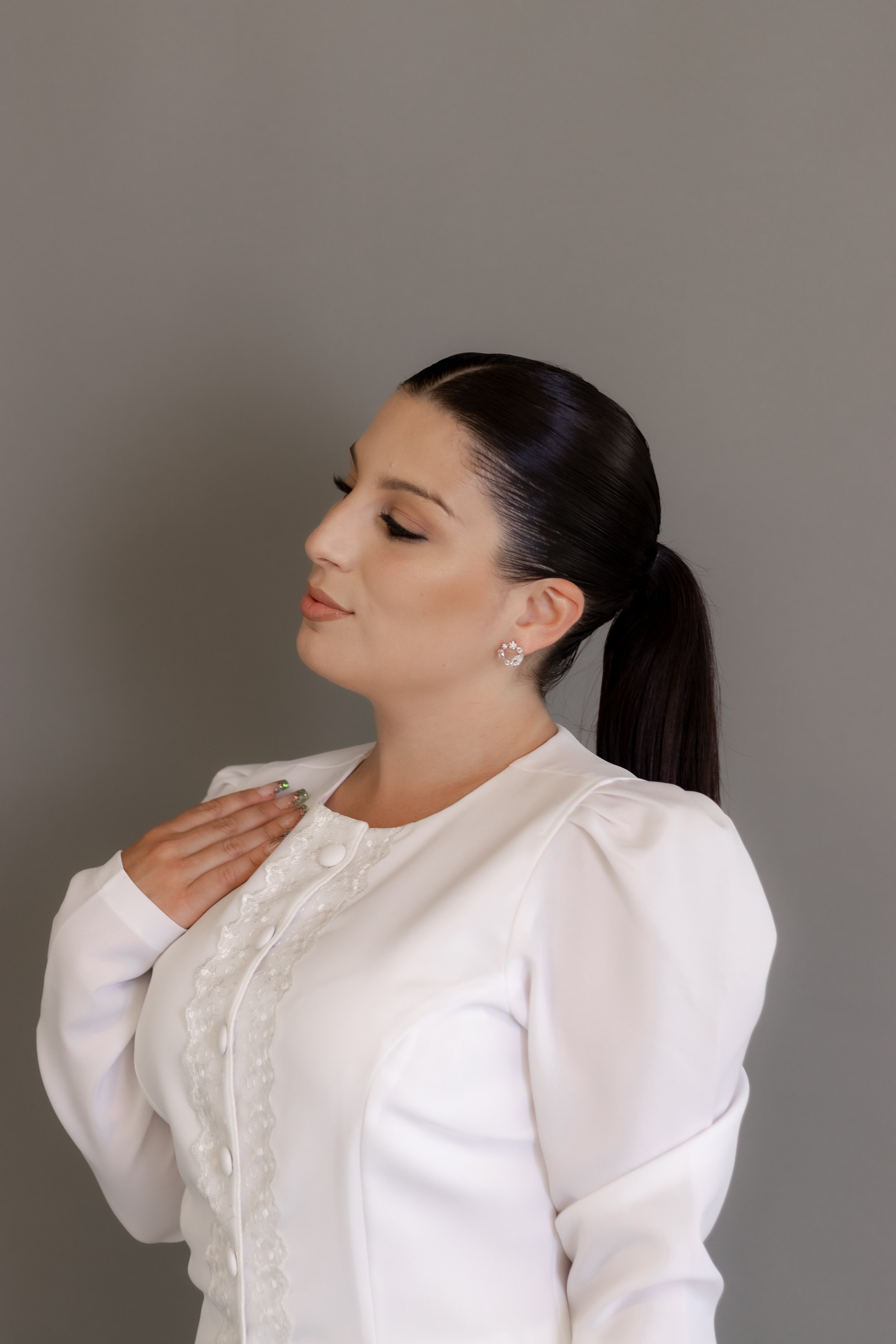 Jaleca Bianca – Jaleco Feminino com Renda e Detalhes Sofisticados
