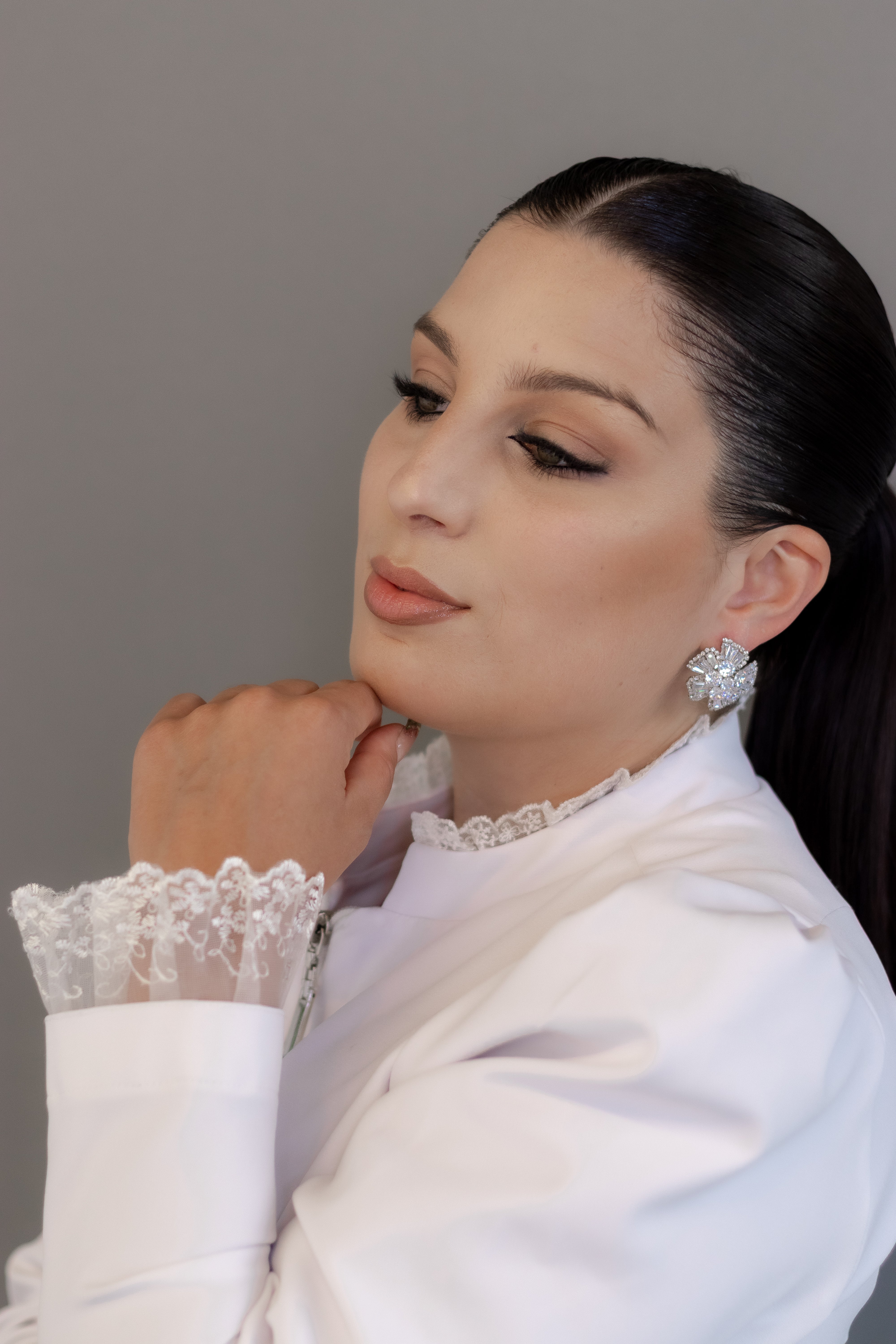 Jaleca Ellegance – Jaleco Feminino com Detalhes em Renda e Zíper Frontal