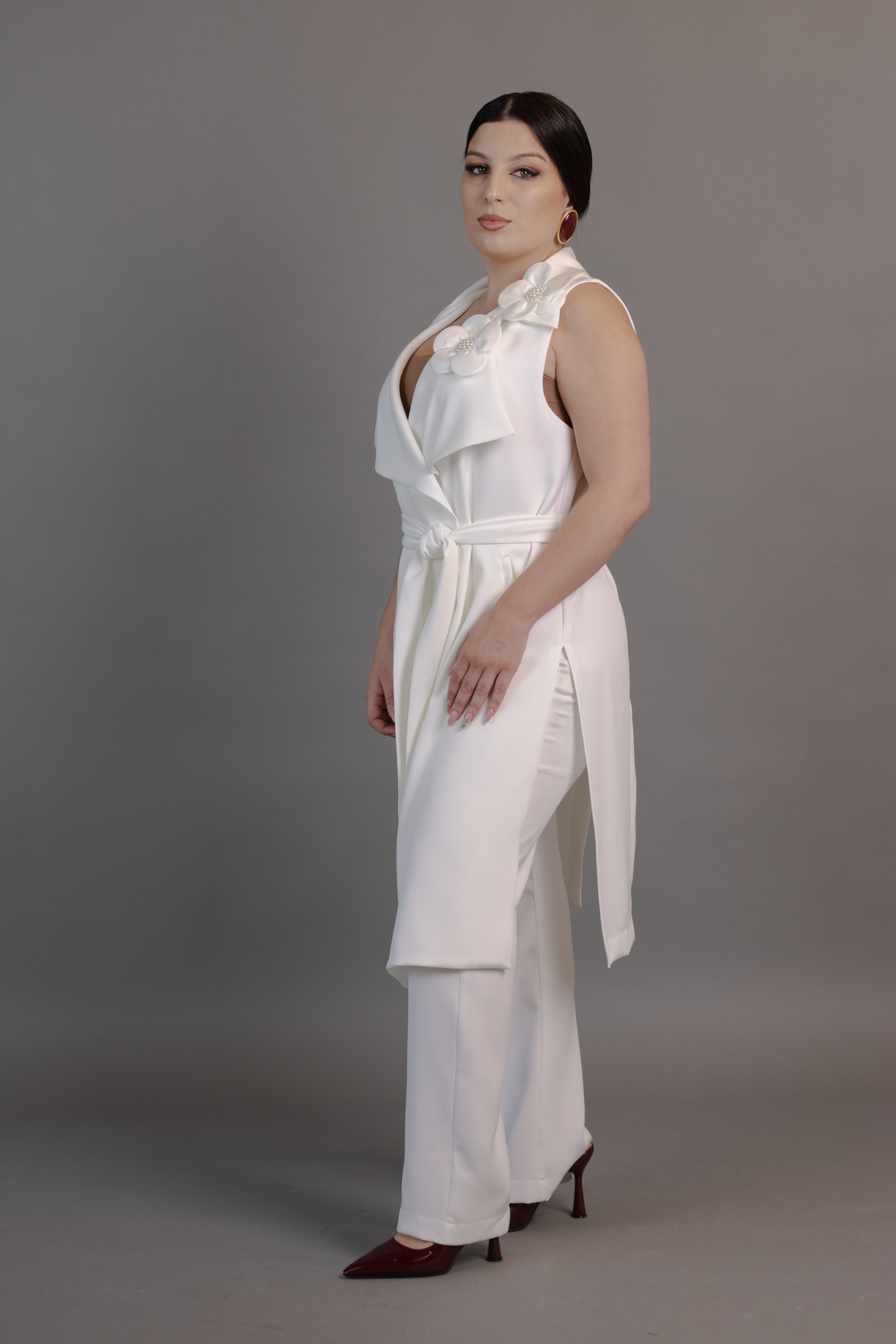 Jaleca Pérola Feminina — sem mangas com flores e cinto