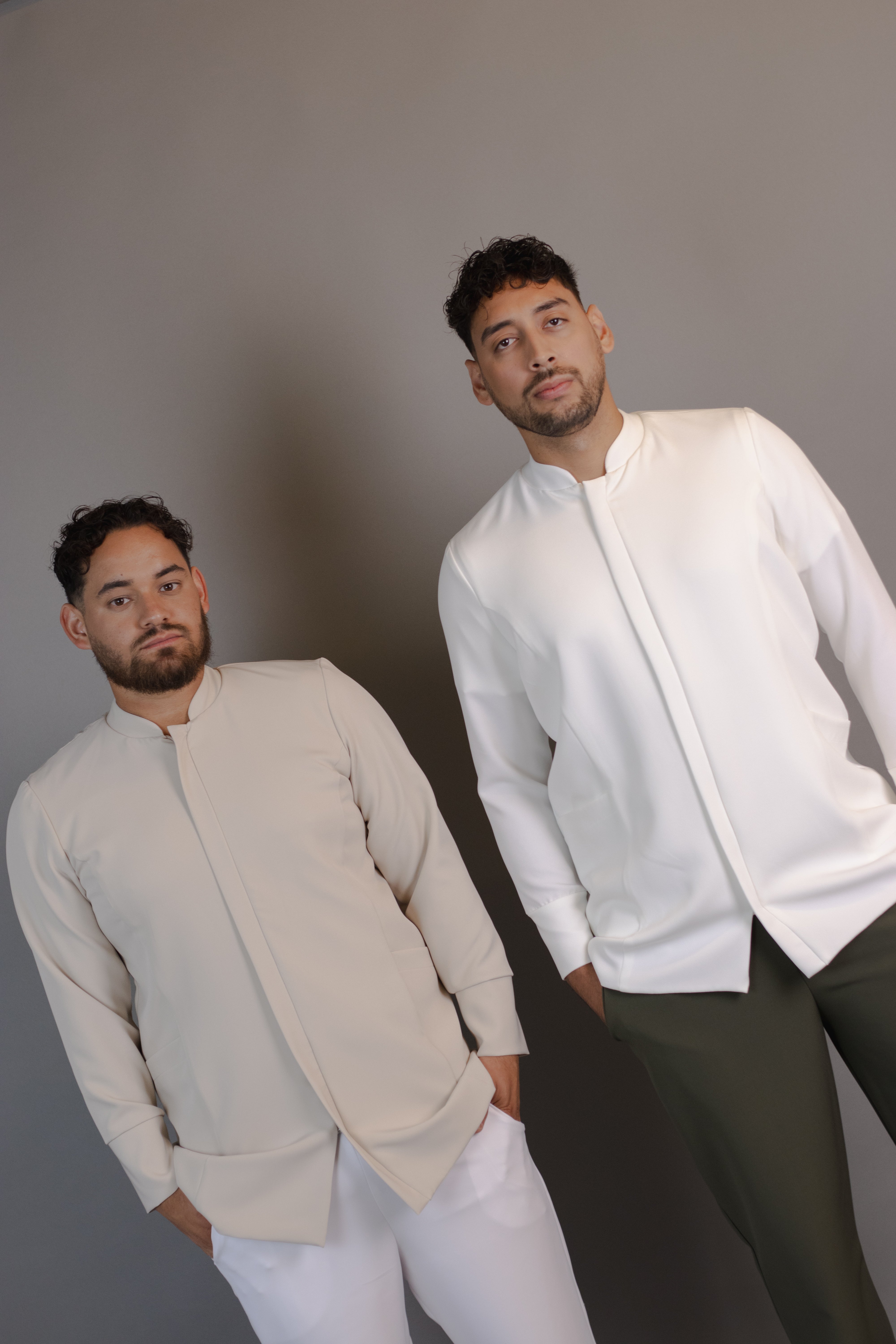 Jaleco Apollo – jaleco masculino com gola padre e fecho oculto