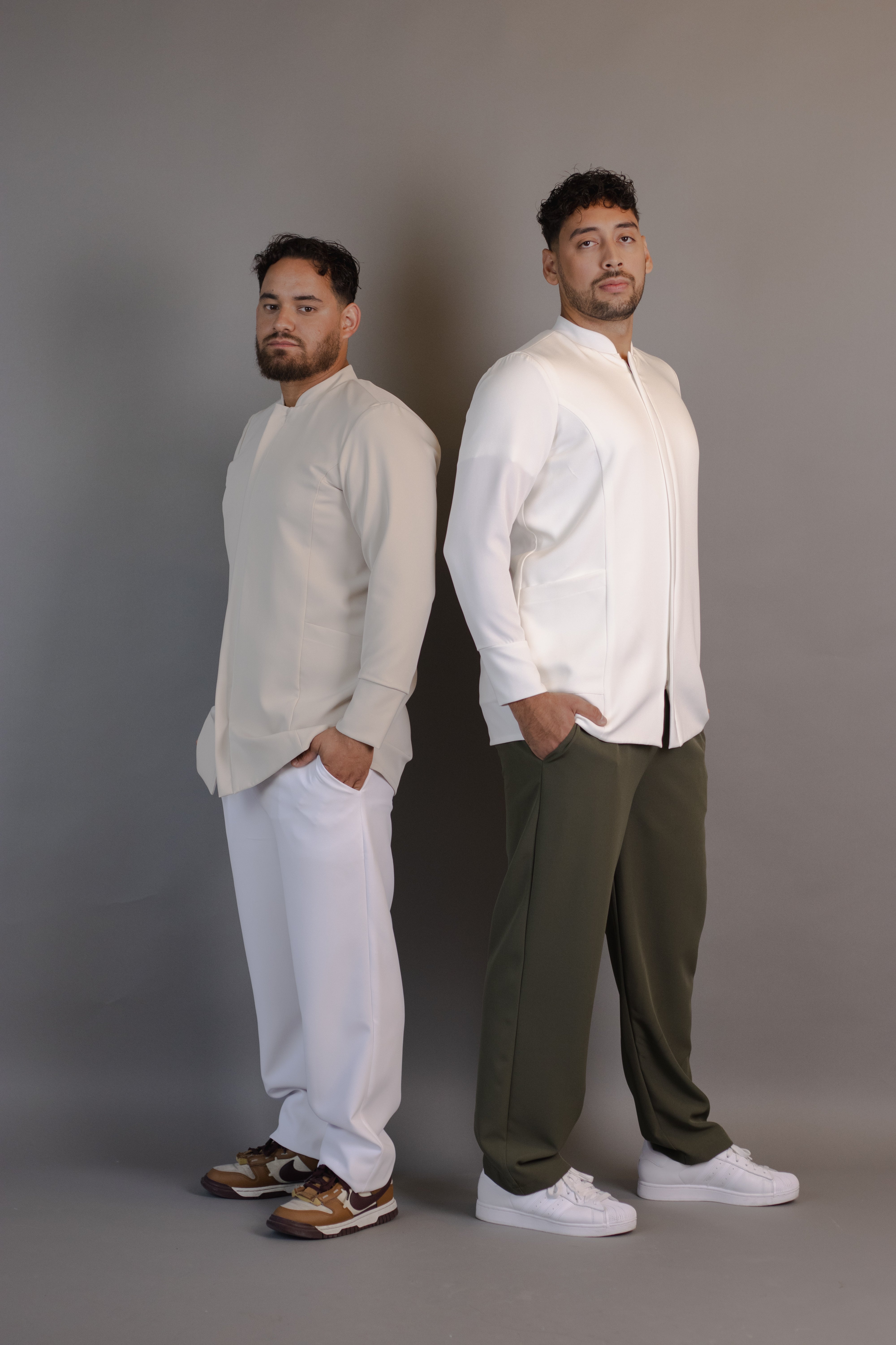 Jaleco Apollo – jaleco masculino com gola padre e fecho oculto