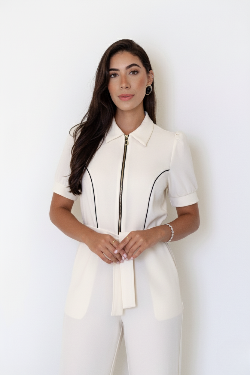 Macacão Leah – Uniforme Feminino Moderno com Zíper Dourado