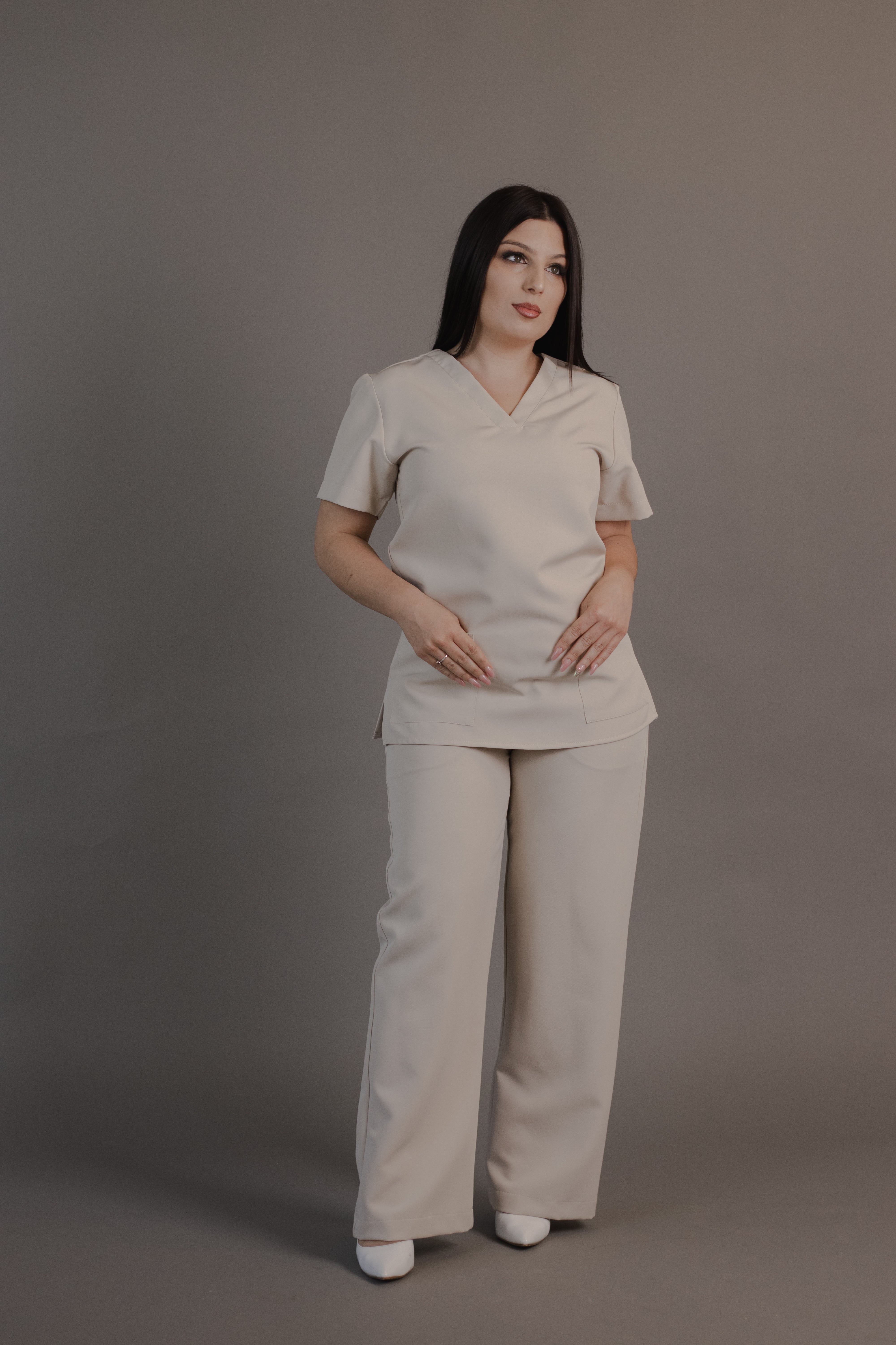 Scrub Luisa (inclui casaco) — leveza e praticidade no atendimento