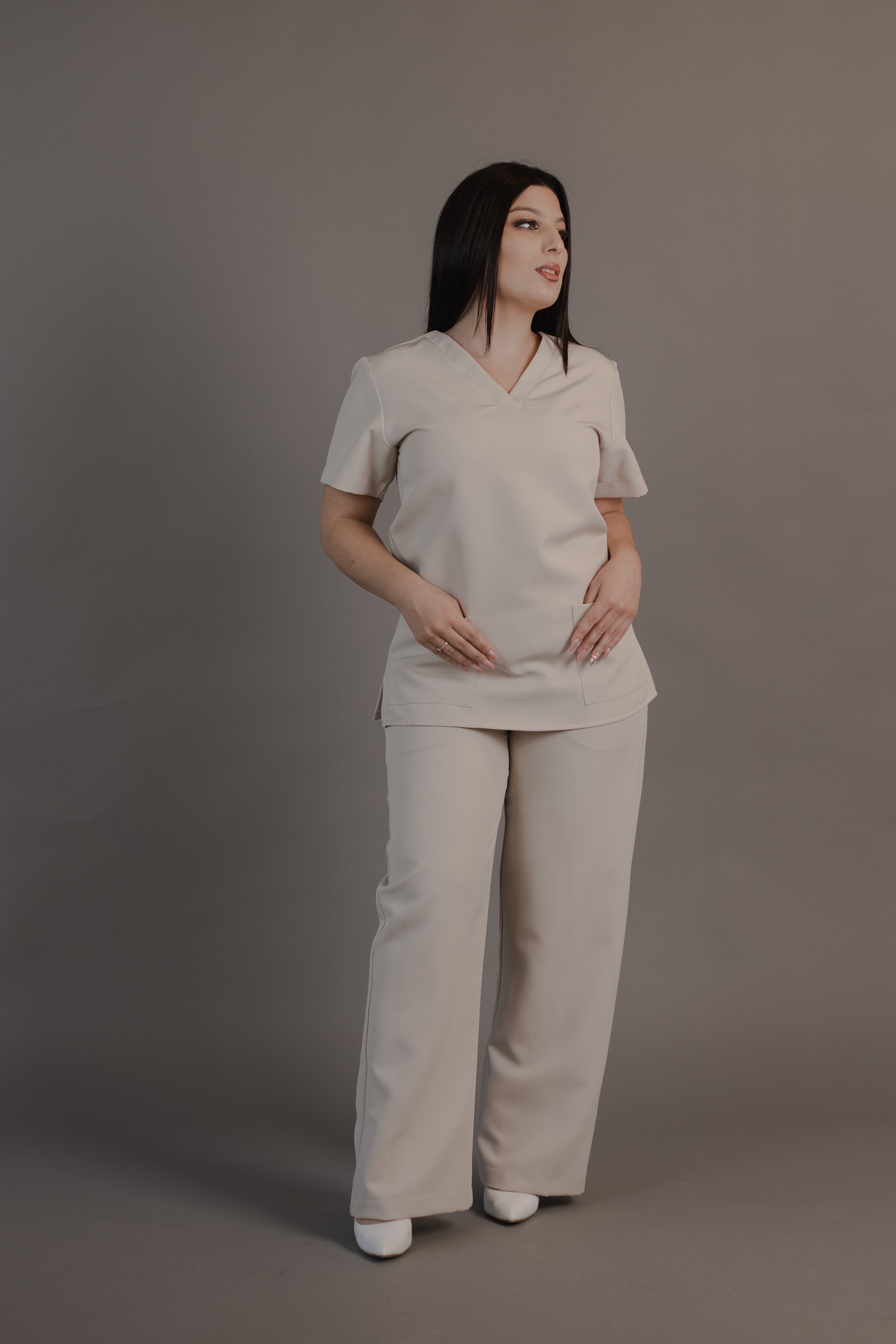 Scrub Luisa (inclui casaco) — leveza e praticidade no atendimento