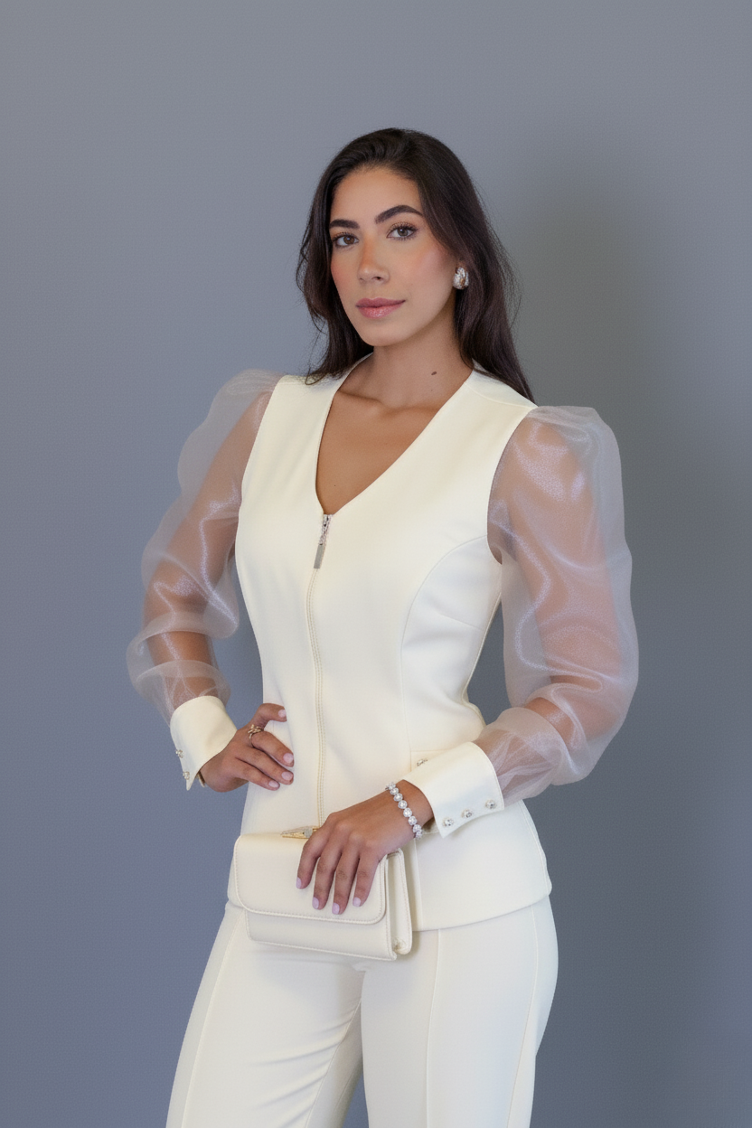 Scrub Pérola – Uniforme Profissional Feminino com Elegância e Mangas em Tule