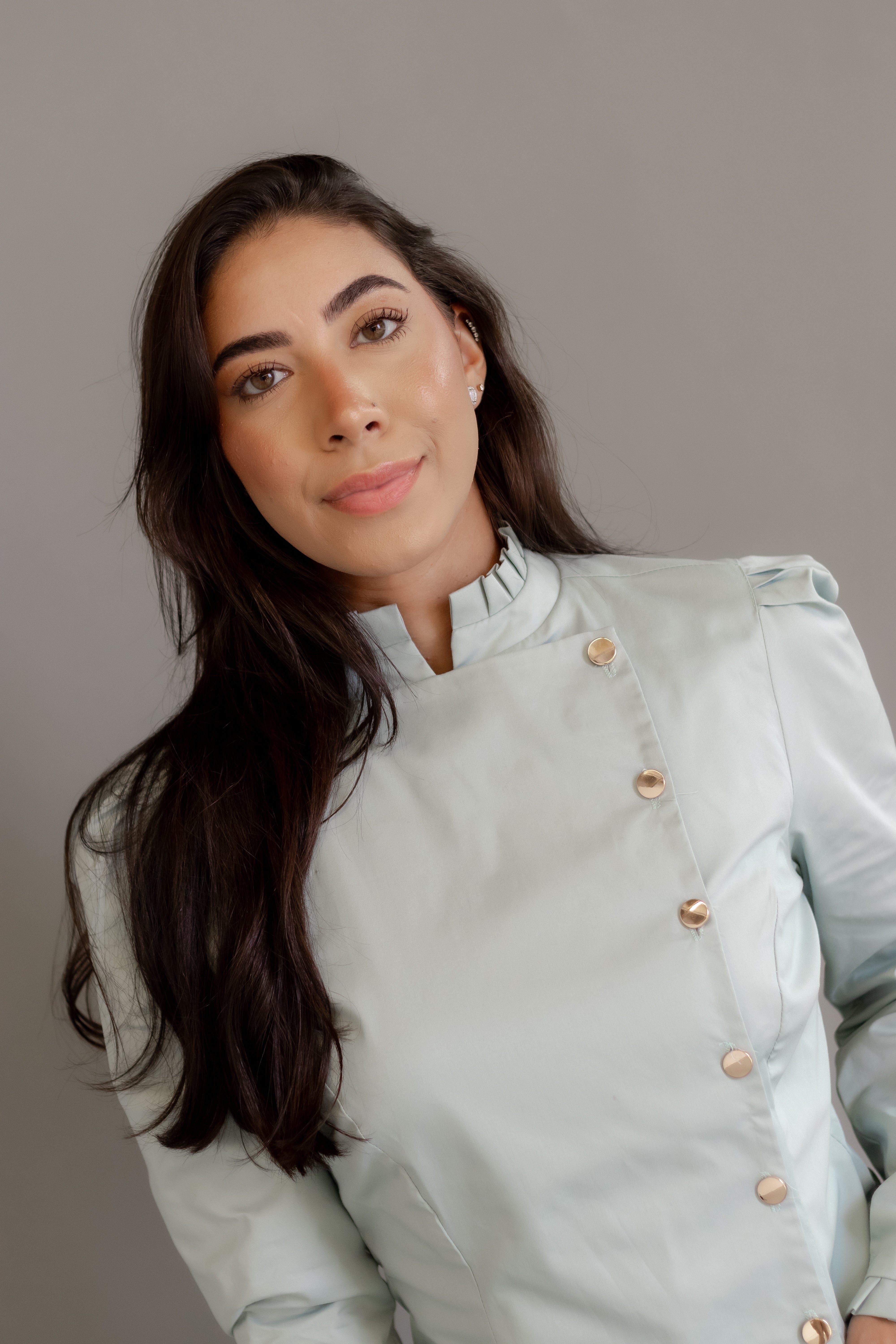 Dólmã Heloisa – Dólmã Feminina para Chefs com Botões Laterais e Gola Elegante