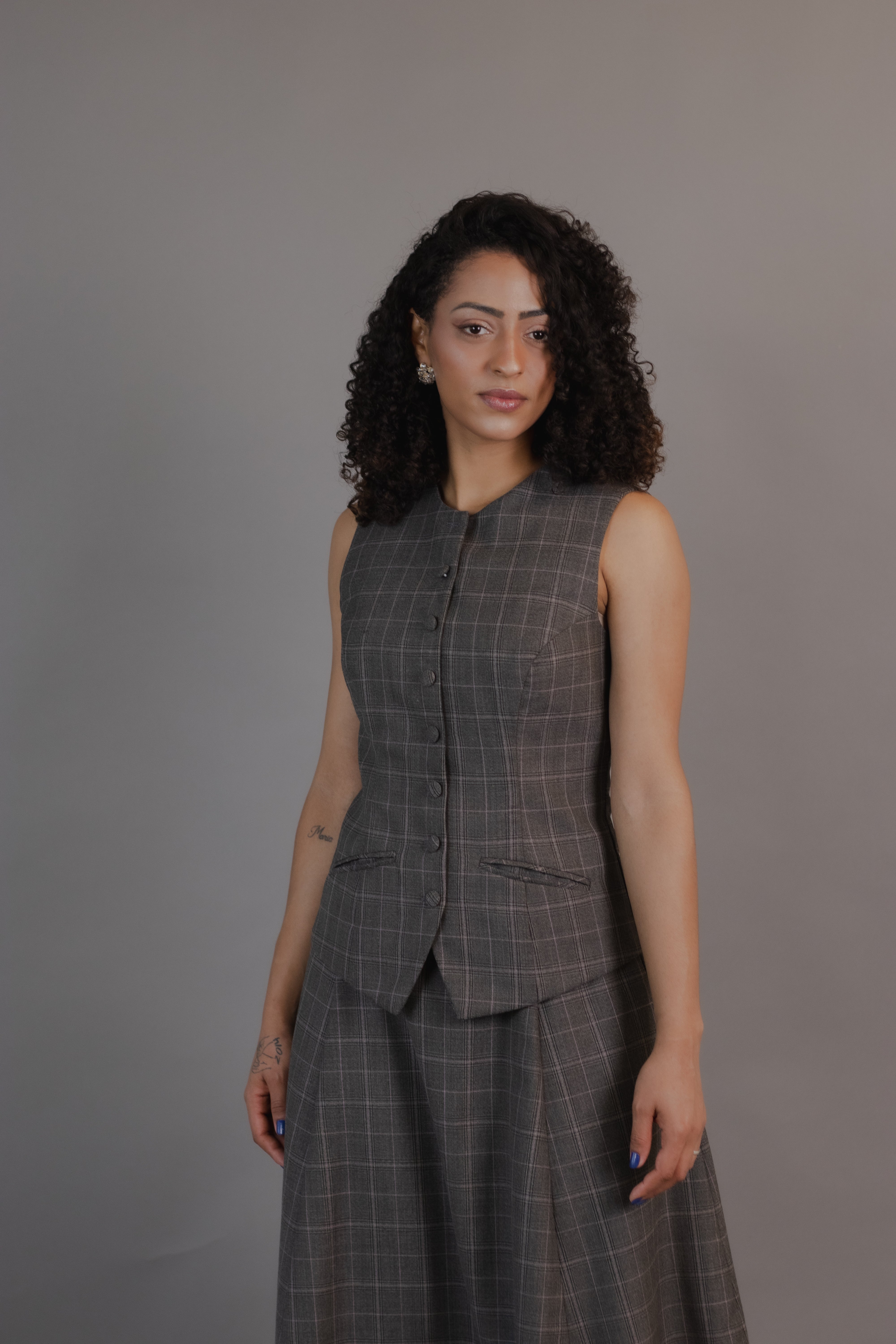 Fato Eternizar 1 — colete e saia  midi de alfaiataria