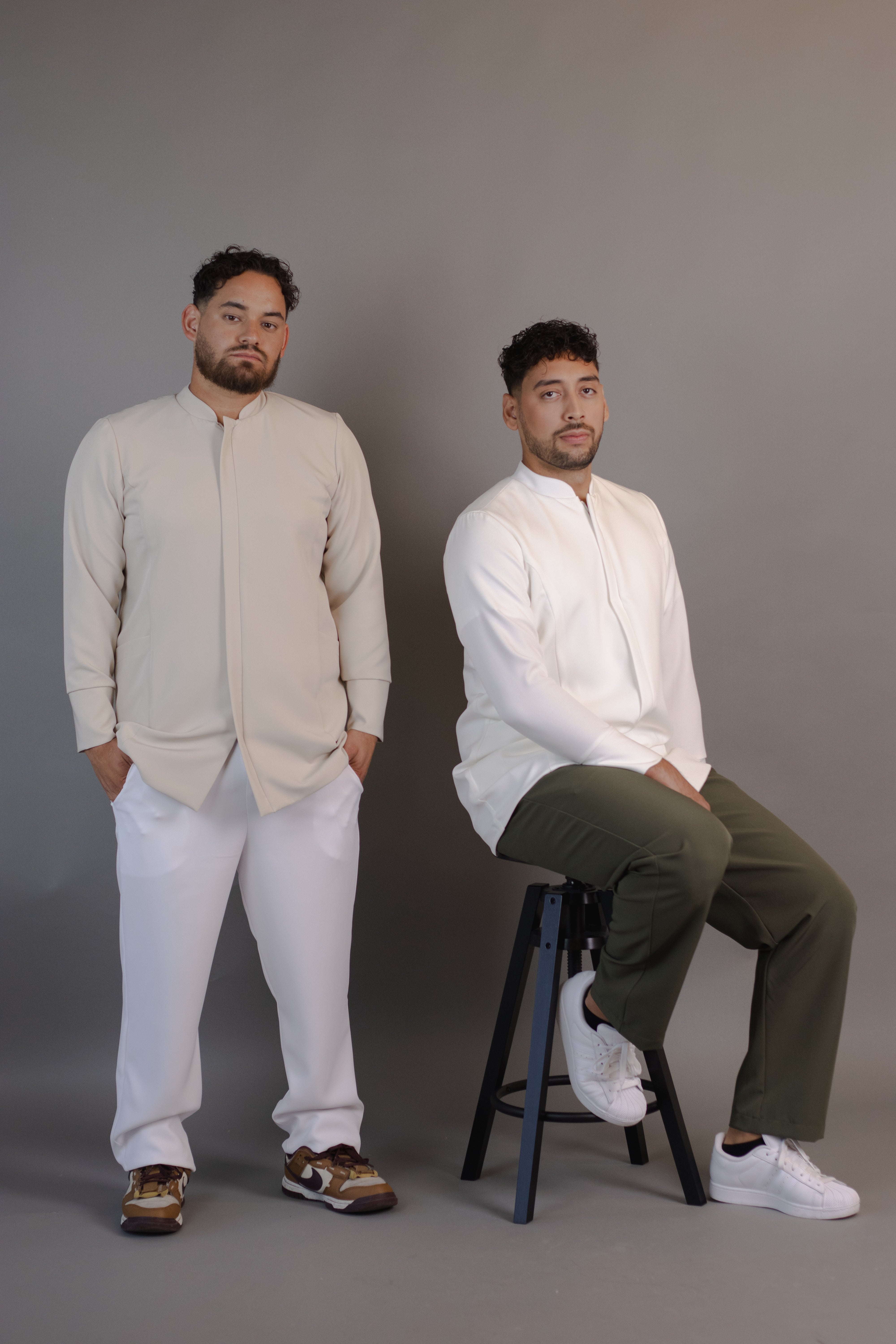 Jaleco Apollo – jaleco masculino com gola padre e fecho oculto