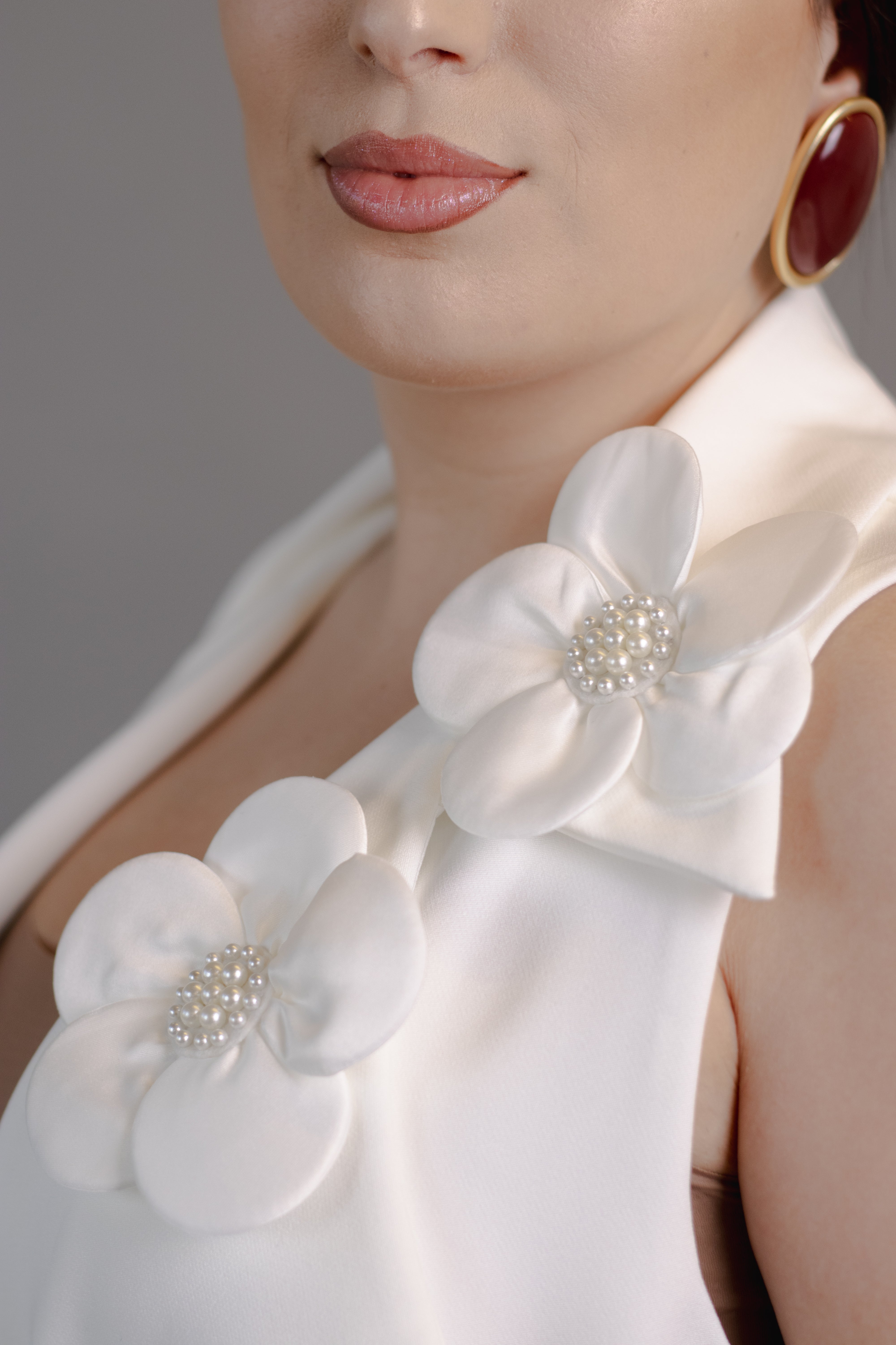 Jaleca Pérola Feminina — sem mangas com flores e cinto