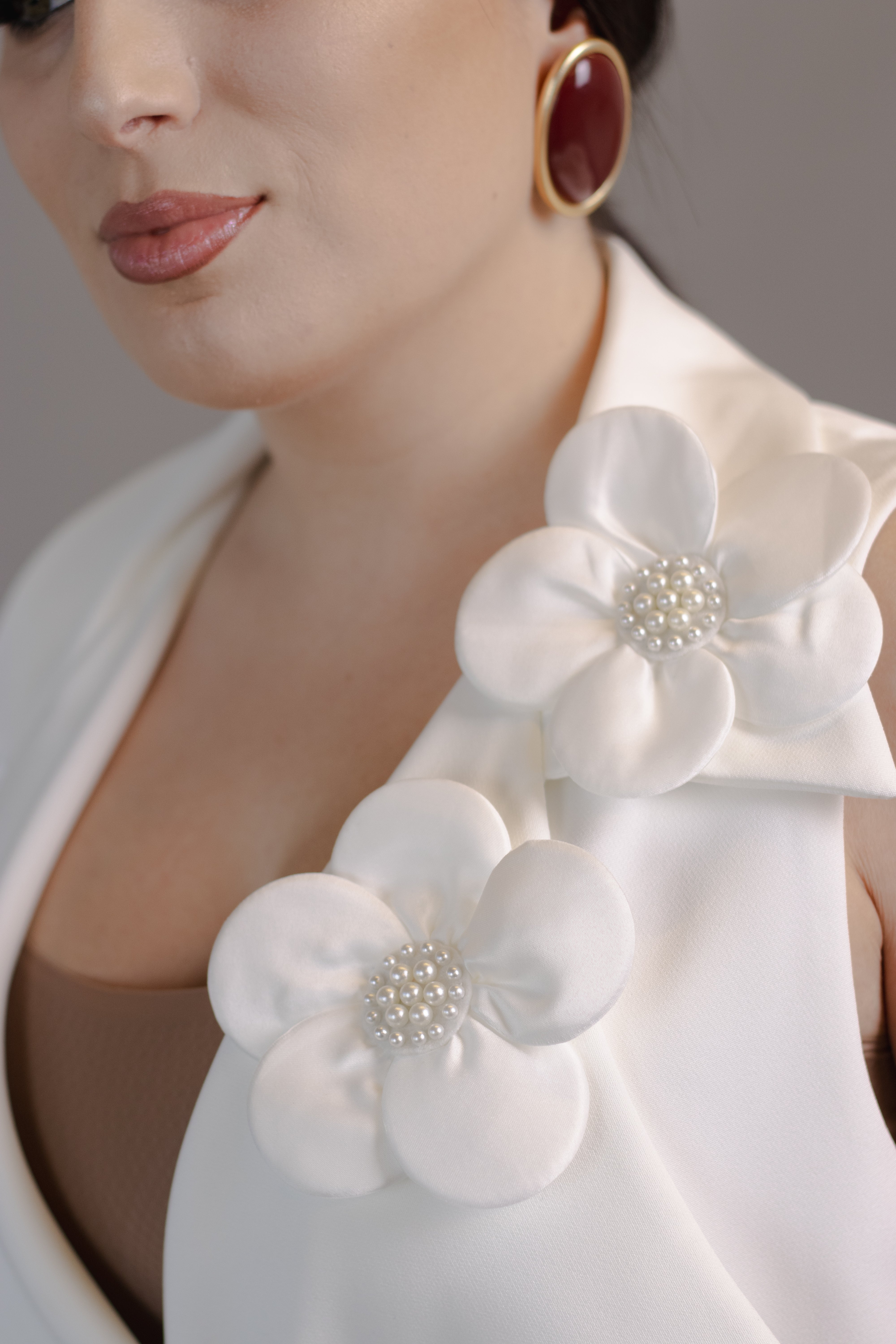 Jaleca Pérola Feminina — sem mangas com flores e cinto