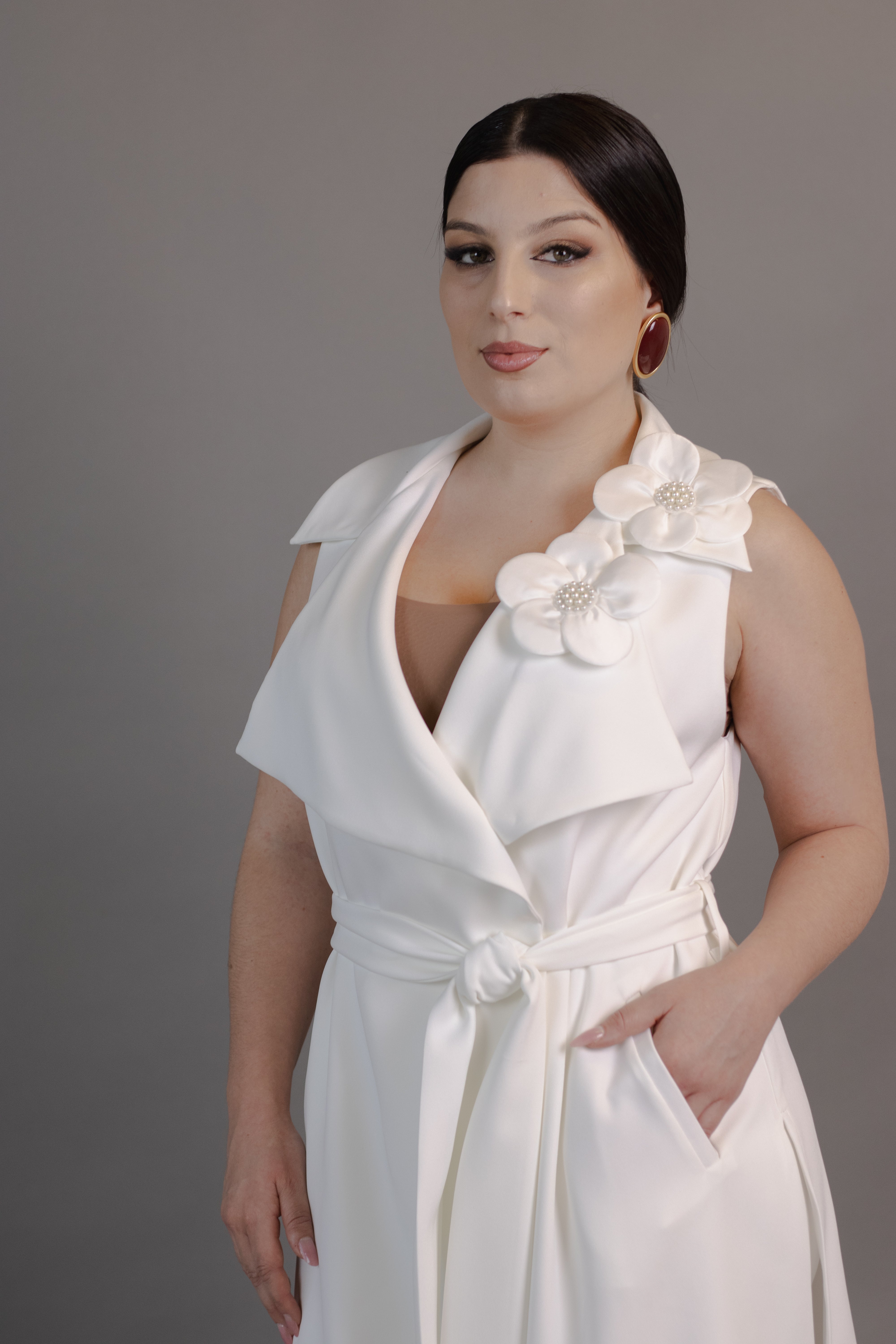 Jaleca Pérola Feminina — sem mangas com flores e cinto