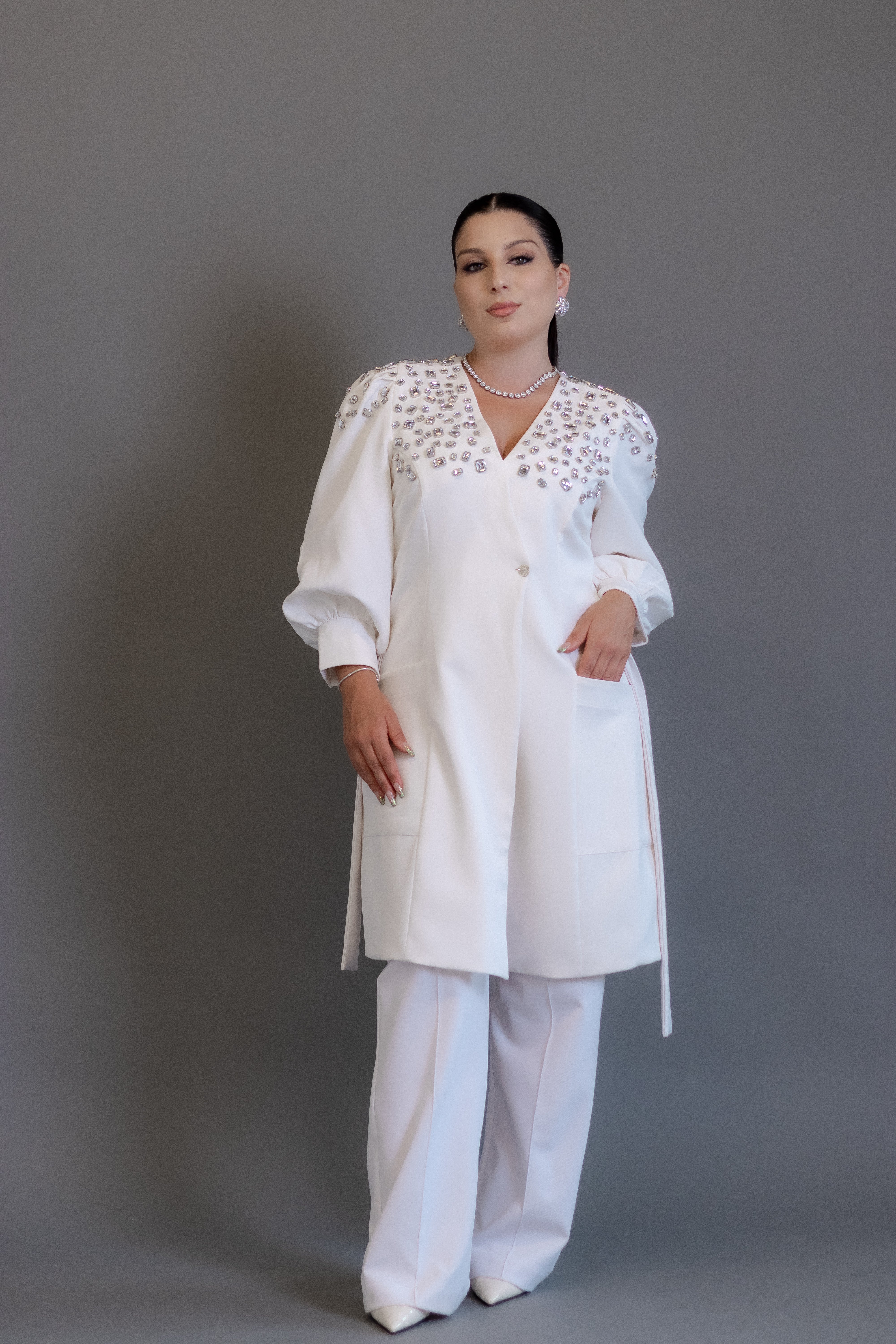 Jaleca Premium Crystal – Jaleco Feminino Branco com Aplicações Exclusivas