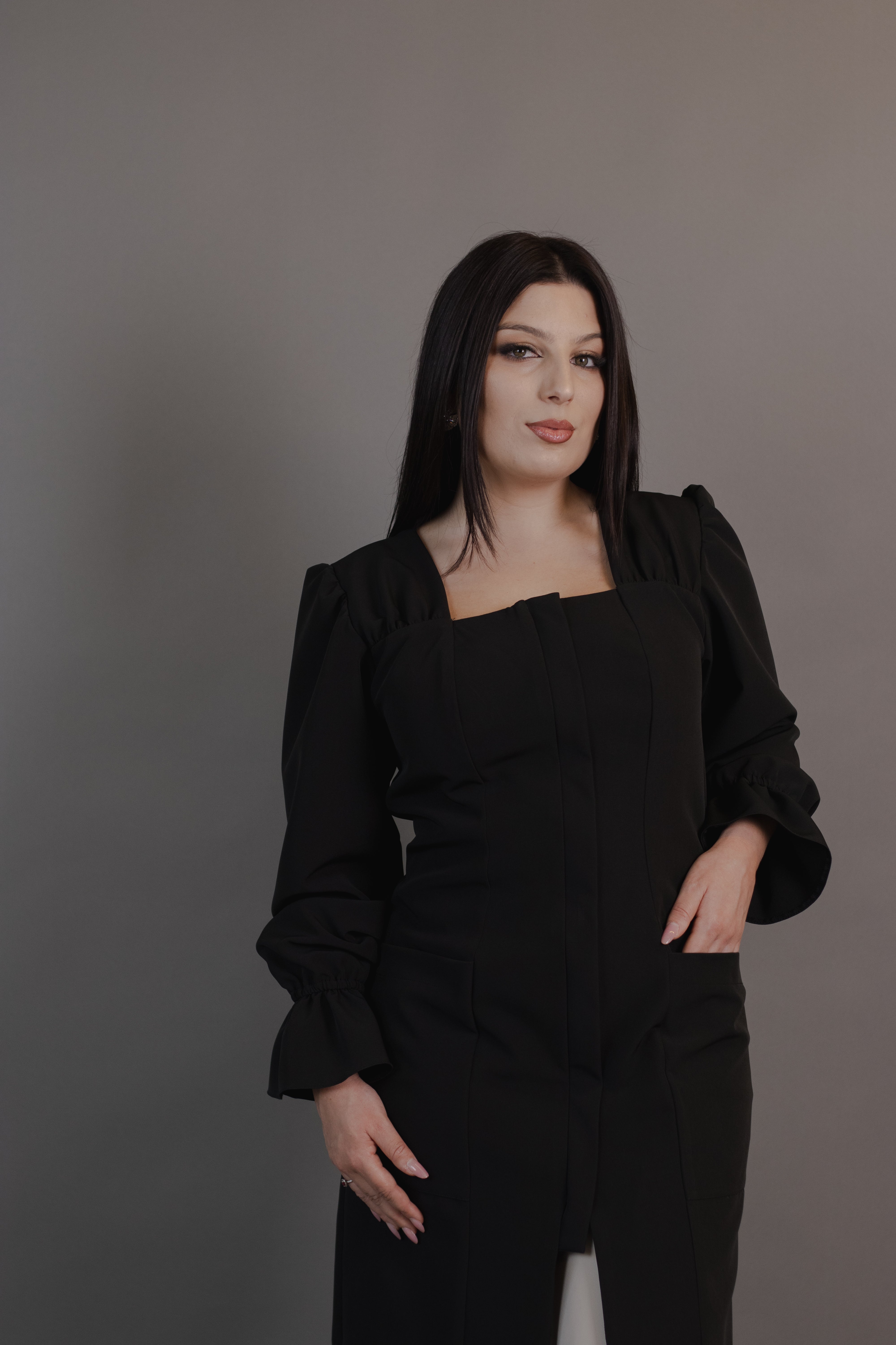 Jaleca Tulipa Feminina — decote reto e punhos em babado