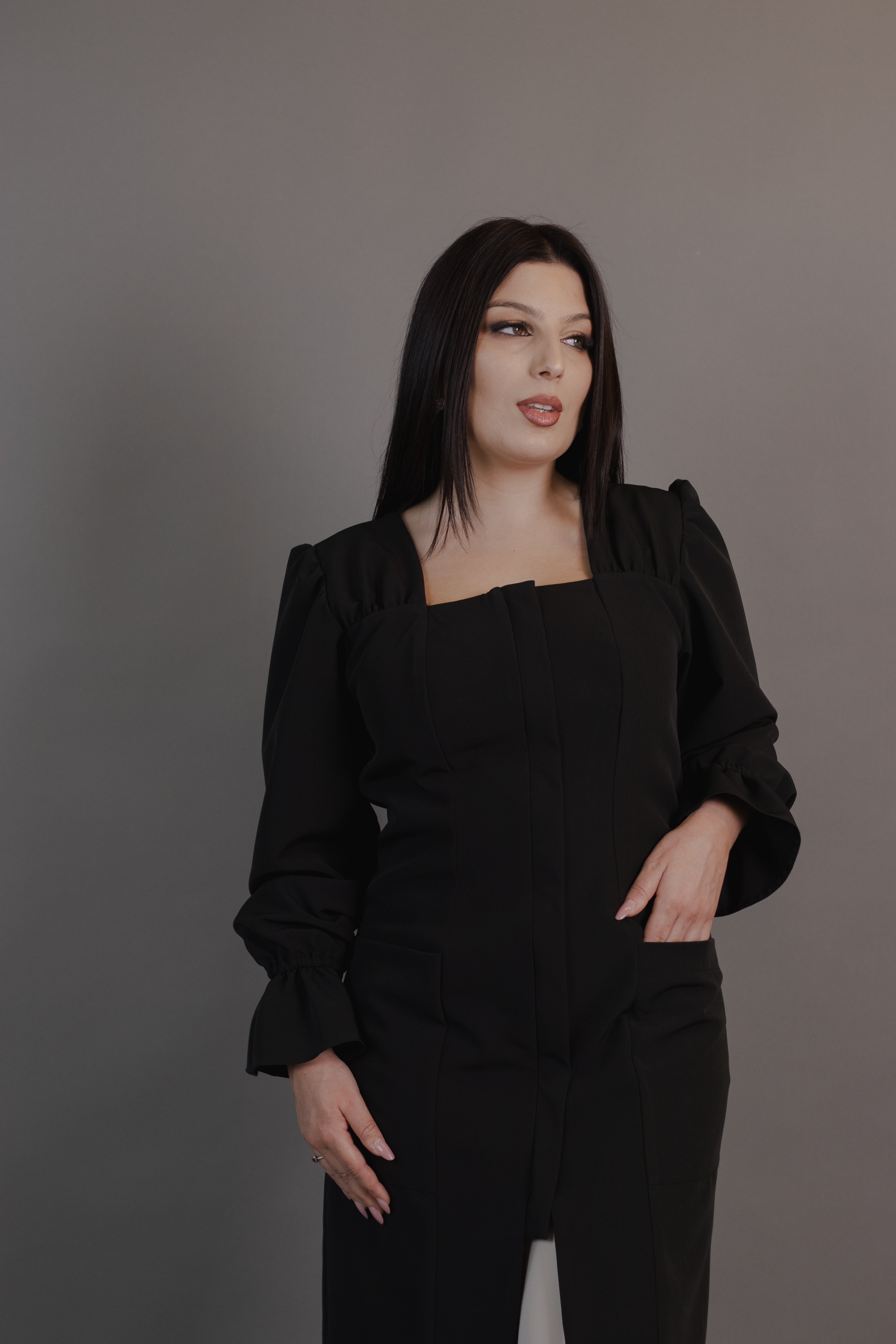 Jaleca Tulipa Feminina — decote reto e punhos em babado