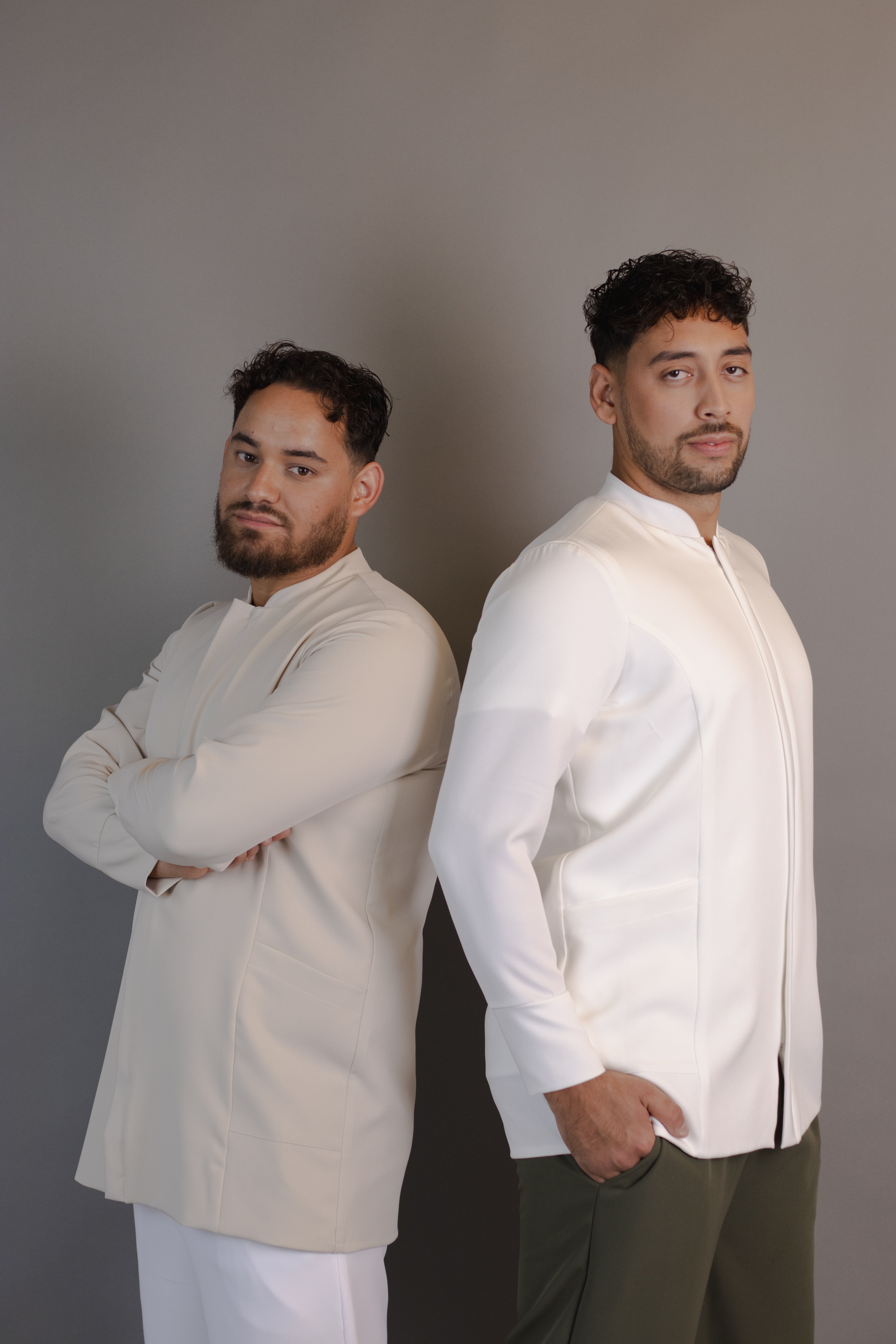 Jaleco Apollo – jaleco masculino com gola padre e fecho oculto