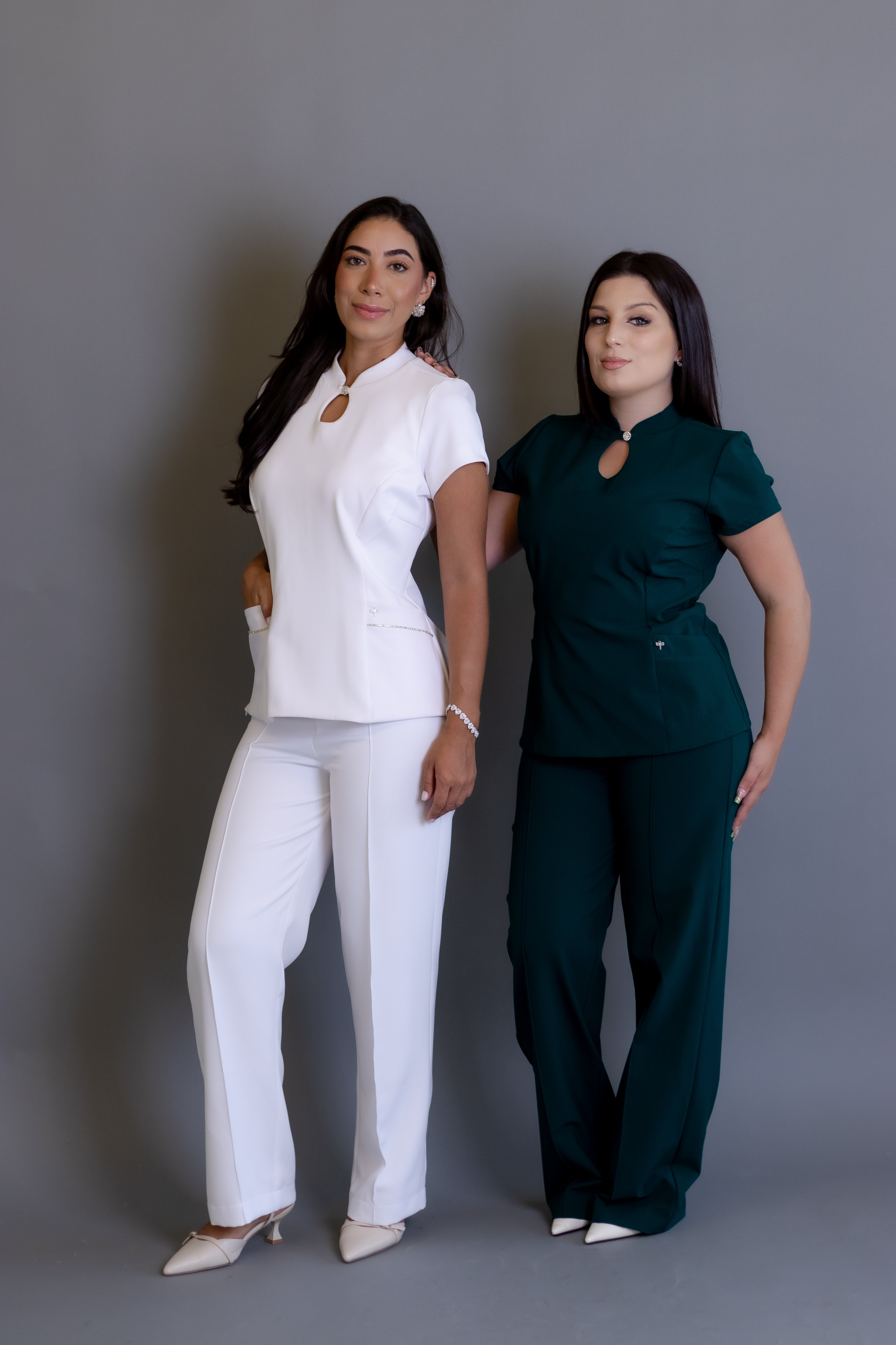 Scrub Helena – Uniforme Profissional Feminino Moderno e Elegante